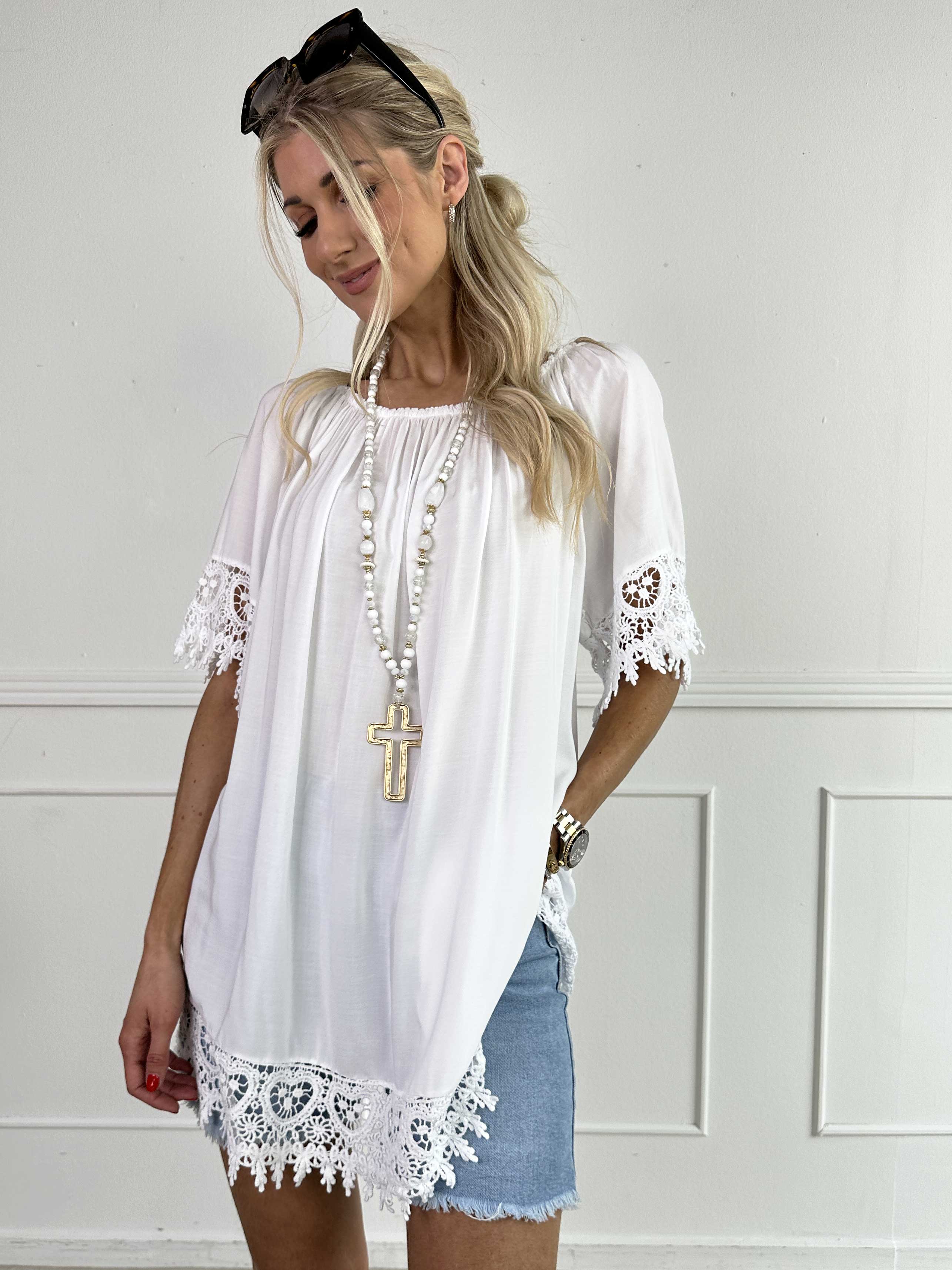 Carnelia - Söt tunikaklänning i viskos med broderade kanter